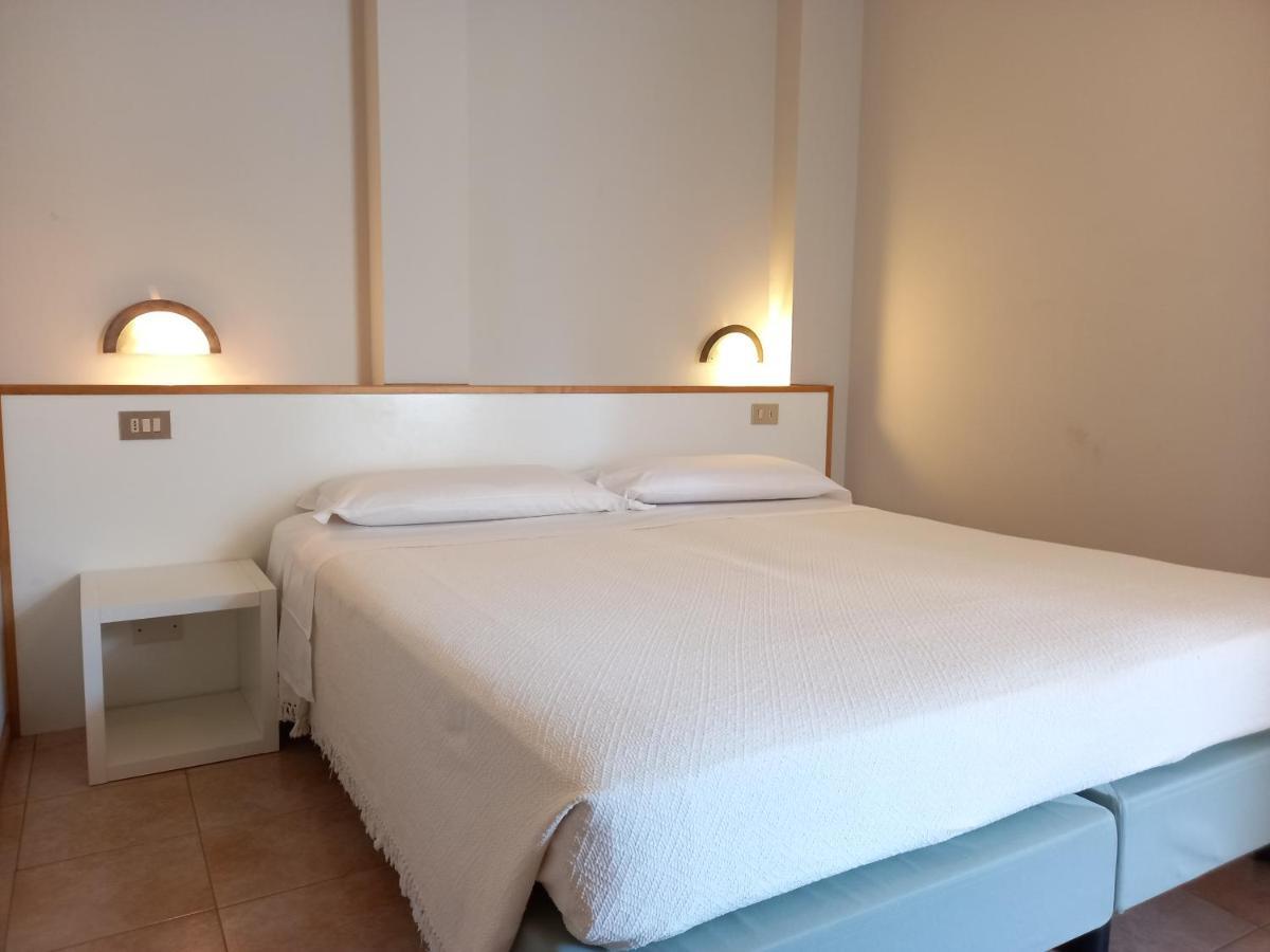 Hotel Lydia Градо Экстерьер фото